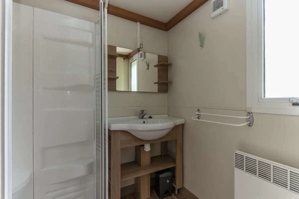 Salle de bain du Chalet Standard bois